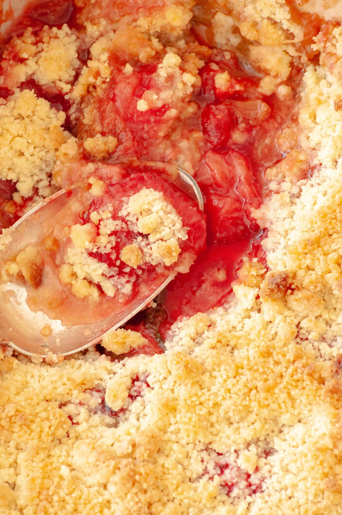 Zoom on the interior of the crumble.