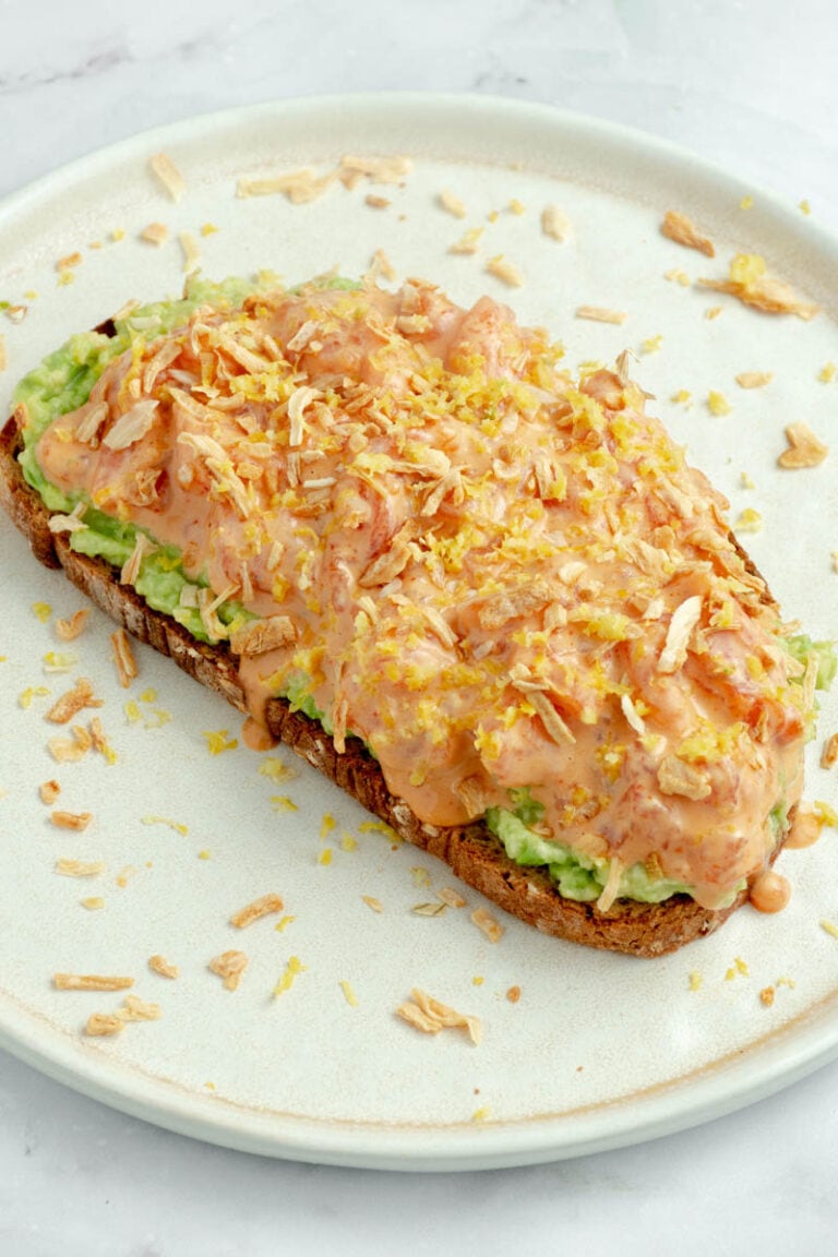 Toast avocat, saumon (& spicy mayo) - Marie Food Tips