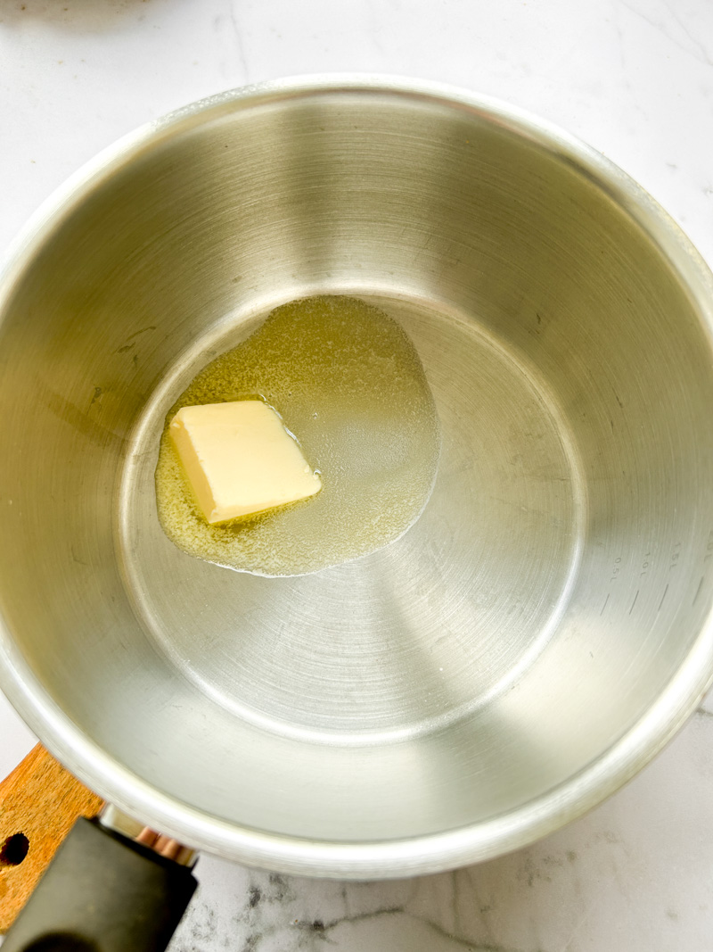 Beurre dans une casserole.